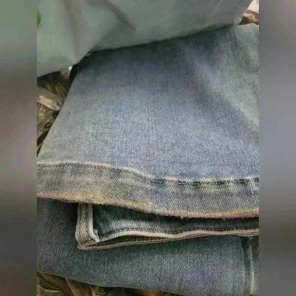 Kancan flare jeans with 4 button-down up fly. Size 5/26 - Picture 6 of 7